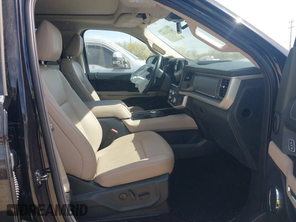 2022 Ford Expedition XLT with VIN 1FMJU1HT1NEA48965, listed as a IAAI auction lot 41792241 with 36,488 mi miles. Bid and sale history available at carsss.com. Image 5.