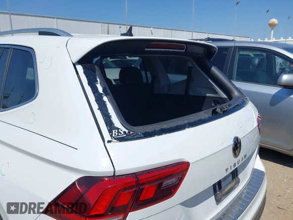 2022 Volkswagen Tiguan SE with VIN 3VV3B7AX7NM032705, listed as a IAAI auction lot 41987713 with 34,010 mi miles and . Bid and sale history available at DreamBid. Image 6.
