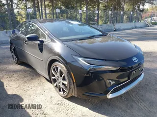 2024 Toyota Prius SE z VIN JTDACACU1R3038672, wystawiony jako IAAI lot #42034753 z przebiegiem 2 535 mil mil oraz . Historia ofert i sprzedaży dostępna na DreamBid. Obrazek 1.