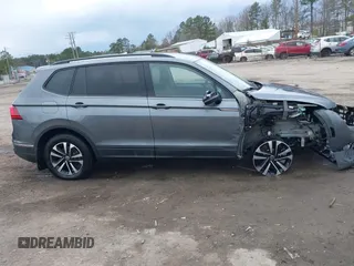 2024 Volkswagen Tiguan S z VIN 3VVRB7AX8RM111008, wystawiony jako IAAI lot #41857646 z przebiegiem 23 099 mil mil oraz . Historia ofert i sprzedaży dostępna na DreamBid. Obrazek 14.