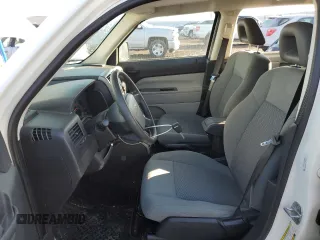 2007 Jeep Patriot Sport with VIN 1J8FF28WX7D355881, listed as a Copart auction lot 82766473 with 120,519 mi miles and Salvage Title. Bid and sale history available at DreamBid. Image 7.