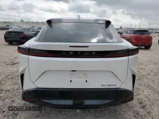 2024 Lexus RZ 300e Premium z VIN JTJABABB1RA007692, wystawiony jako Copart lot #55031875 z przebiegiem 3741 mil mil oraz Szkody całkowita. Historia ofert i sprzedaży dostępna na DreamBid. Obrazek 6.