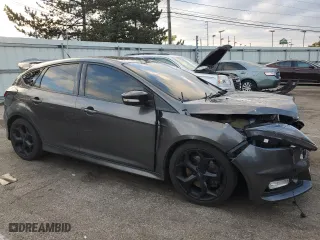 2015 Ford Focus ST with VIN 1FADP3L90FL382472, listed as a Copart auction lot 82458244 with 83,843 mi miles and Salvage Title. Bid and sale history available at carsss.com. Image 4.
