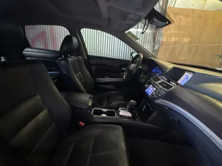 2014 Honda Crosstour EX-L z VIN 5J6TF3H51EL001123, wystawiony jako Copart lot #55178765 z przebiegiem 116 561 mil mil oraz Tytuł czysty. Historia ofert i sprzedaży dostępna na DreamBid. Obrazek 5.