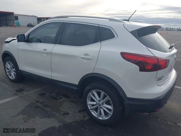 2018 Nissan Rogue Sport S with VIN JN1BJ1CR0JW284124, listed as a IAAI auction lot 41505481 with 61,120 mi miles. Bid and sale history available at carsss.com. Image 3.