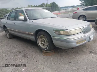 1994 Mercury Grand Marquis LS z VIN 2MELM75W5RX680059, wystawiony jako IAAI lot #42090226 z przebiegiem 151 326 mil mil oraz . Historia ofert i sprzedaży dostępna na DreamBid. Obrazek 1.