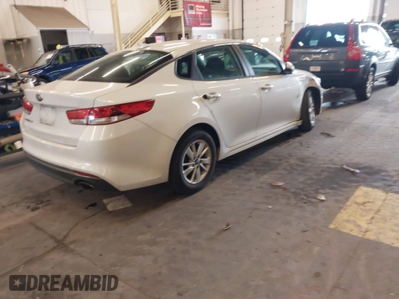 2016 Kia Optima LX with VIN 5XXGT4L31GG046321, listed as a IAAI auction lot 41847730 with 88,439 mi miles. Bid and sale history available at carsss.com. Image 4.