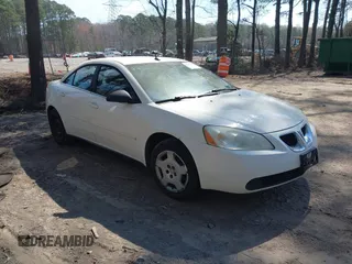 2008 Pontiac G6 1SV Value Leader with VIN 1G2ZF57B284297954, listed as a IAAI auction lot 41864563 with 203,678 mi miles. Bid and sale history available at carsss.com. Image 1.