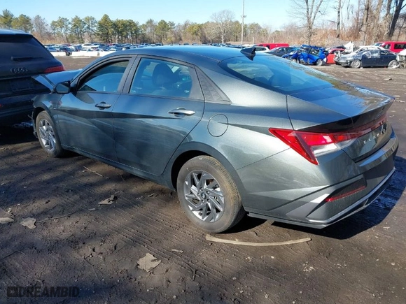 2024 Hyundai Elantra SEL with VIN KMHLM4DG1RU713636, listed as a IAAI auction lot 41518346 with 11,111 mi miles. Bid and sale history available at carsss.com. Image 3.