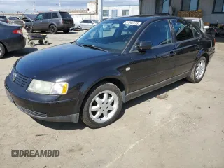 2000 Volkswagen Passat GLS z VIN WVWMD23B0YP307525, wystawiony jako Copart lot #57040775 z przebiegiem 167 440 mil mil oraz Szkoda całkowita • Salvage title. Historia ofert i sprzedaży dostępna na DreamBid. Obrazek 1.
