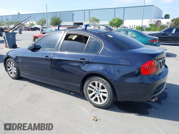 2007 BMW 3 Series 328i with VIN WBAVC53587FZ71348, listed as a IAAI auction lot 42057532 with 198,307 mi miles and . Bid and sale history available at carsss.com. Image 3.