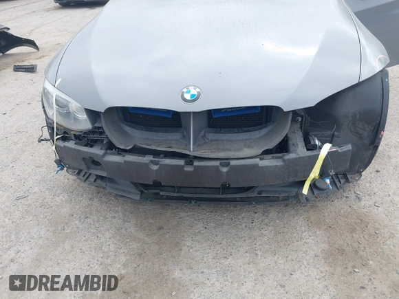 2011 BMW 3 Series 328i z VIN WBAKE5C57BE573107, wystawiony jako IAAI lot #42493695 z przebiegiem 103 608 mil mil oraz . Historia ofert i sprzedaży dostępna na DreamBid. Obrazek 6.