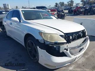 2008 Lexus LS 460 with VIN JTHBL46F585068505, listed as a IAAI auction lot 41668788 with 151,208 mi miles. Bid and sale history available at carsss.com. Image 1.