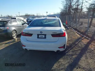 2020 BMW 3 Series 330i xDrive with VIN 3MW5R7J00L8B34288, listed as a IAAI auction lot 41421442 with 43,930 mi miles. Bid and sale history available at carsss.com. Image 16.