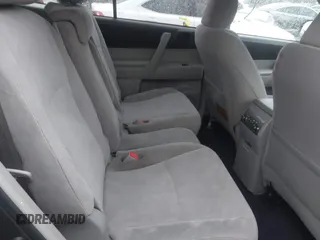 2013 Toyota Highlander with VIN 5TDZA3EHXDS032848, listed as a IAAI auction lot 41757071 with 143,774 mi miles and . Bid and sale history available at DreamBid. Image 8.