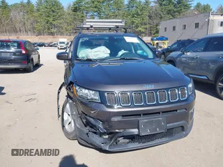 2018 Jeep Compass Latitude z VIN 3C4NJDBB3JT401720, wystawiony jako IAAI lot #42055295 z przebiegiem 55 649 mil mil oraz . Historia ofert i sprzedaży dostępna na DreamBid. Obrazek 12.