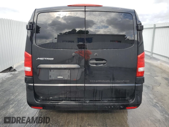 2018 Mercedes-Benz Metris Passenger z VIN WD4PG2EE3J3451309, wystawiony jako Copart lot #52081075 z przebiegiem 60 196 mil mil oraz Czysty tytuł • Clean title. Historia ofert i sprzedaży dostępna na DreamBid. Obrazek 6.