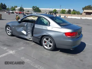 2008 BMW 3 Series 328i с VIN WBAWV135X8P120512, выставлен на аукционе IAAI как лот 42239103 с пробегом 45 613 миль миль и . История ставок и продаж доступна на DreamBid. Изображение 3.