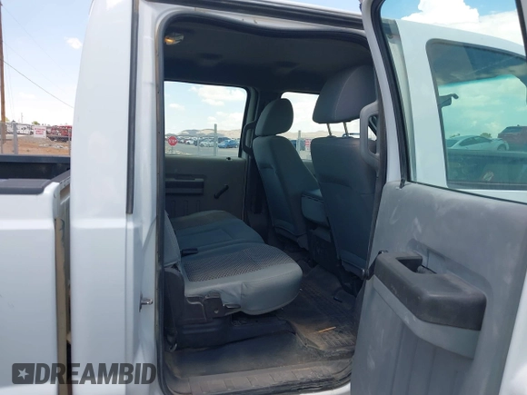 2011 Ford F-250 XL z VIN 1FT7W2B6XBEC15207, wystawiony jako IAAI lot #42484763 z przebiegiem 84 620 mil mil oraz . Historia ofert i sprzedaży dostępna na DreamBid. Obrazek 8.