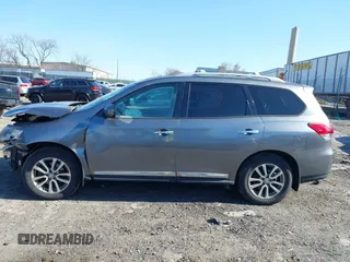 2015 Nissan Pathfinder S with VIN 5N1AR2MM6FC685997, listed as a IAAI auction lot 41772969 with 136,551 mi miles and . Bid and sale history available at DreamBid. Image 14.