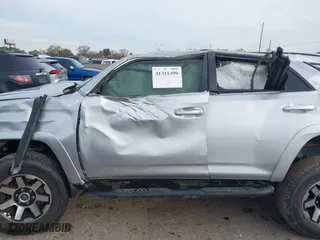2020 Toyota 4Runner SR5 with VIN JTEBU5JR6L5803471, listed as a IAAI auction lot 41311490 with 1 mi miles. Bid and sale history available at carsss.com. Image 13.