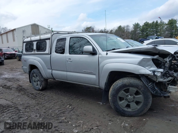 2009 Toyota Tacoma with VIN 5TEUU42N59Z604632, listed as a IAAI auction lot 41892976 with 43,810 mi miles. Bid and sale history available at carsss.com. Image 12.