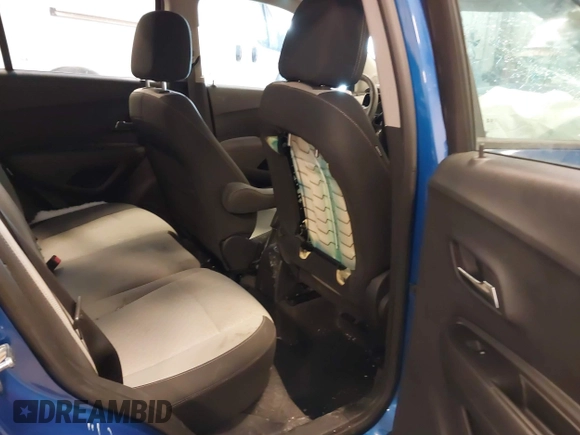 2015 Chevrolet Trax LS with VIN KL7CJKSB6FB178140, listed as a IAAI auction lot 41580006 with 52,014 mi miles. Bid and sale history available at carsss.com. Image 8.