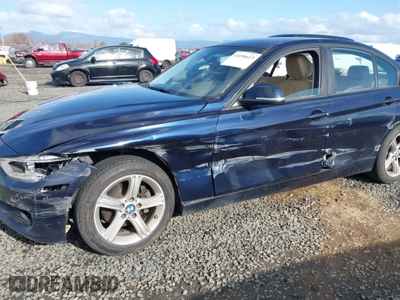 2014 BMW 3 Series 328d xDrive with VIN WBA3D5C53EKX95091, listed as a IAAI auction lot 41696613 with 117,982 mi miles. Bid and sale history available at carsss.com. Image 6.
