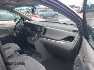2017 Toyota Sienna LE Auto Access Seat with VIN 5TDKZ3DCXHS818669, listed as a IAAI auction lot 42198544 with 112,871 mi miles. Bid and sale history available at carsss.com. Image 5.