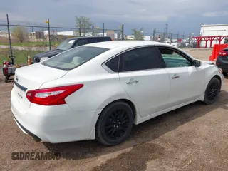 2016 Nissan Altima SR z VIN 1N4AL3AP7GC224020, wystawiony jako IAAI lot #42123457 z przebiegiem 153 913 mil mil oraz . Historia ofert i sprzedaży dostępna na DreamBid. Obrazek 4.