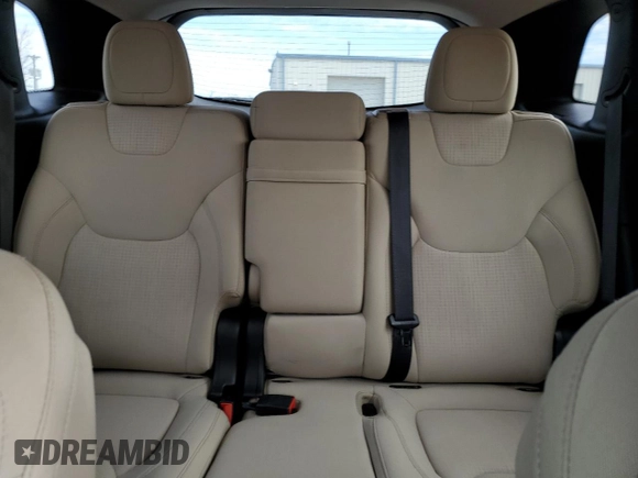 2016 Jeep Cherokee Altitude with VIN 1C4PJLCS2GW233752, listed as a Copart auction lot 50442815 with 140,597 mi miles and Clean Title. Bid and sale history available at carsss.com. Image 10.