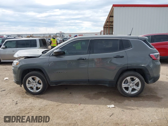 2024 Jeep Compass Sport с VIN 3C4NJDANXRT583844, выставлен на аукционе IAAI как лот 41359436 с пробегом 12 622 миль миль и . История ставок и продаж доступна на DreamBid. Изображение 14.