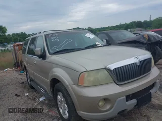 2004 Lincoln Navigator Luxury z VIN 5LMFU27R44LJ20430, wystawiony jako IAAI lot #42222105 z przebiegiem 199 045 mil mil oraz . Historia ofert i sprzedaży dostępna na DreamBid. Obrazek 1.