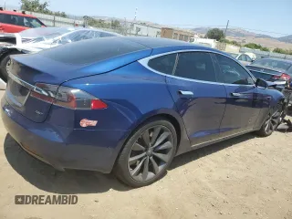 2018 Tesla Model S 75D with VIN 5YJSA1E25JF249743, listed as a Copart auction lot 59636235 with 101,275 mi miles and Salvage title. Bid and sale history available at DreamBid. Image 3.