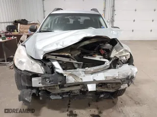 2014 Subaru Outback 2.5i with VIN 4S4BRBAC8E3213072, listed as a IAAI auction lot 41840384 with 186,370 mi miles. Bid and sale history available at carsss.com. Image 6.