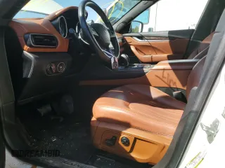 2017 Maserati Levante z VIN ZN661XUL2HX250068, wystawiony jako Copart lot #44736915 z przebiegiem 38 542 mil mil oraz Czysty tytuł • Clean title. Historia ofert i sprzedaży dostępna na DreamBid. Obrazek 7.