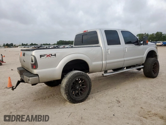 2011 Ford F-250 XL z VIN 1FT7W2BTXBEA89677, wystawiony jako Copart lot #55258135 z przebiegiem 285 071 mil mil oraz Czysty tytuł • Clean title. Historia ofert i sprzedaży dostępna na DreamBid. Obrazek 3.