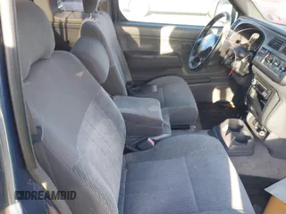 2000 Nissan Frontier XE z VIN 1N6DD26S9YC428084, wystawiony jako IAAI lot #41375183 z przebiegiem Nie podano mil oraz . Historia ofert i sprzedaży dostępna na DreamBid. Obrazek 5.