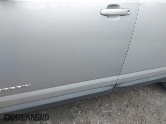 2011 GMC Terrain SLE-2 z VIN 2CTALSEC8B6428195, wystawiony jako IAAI lot #41957022 z przebiegiem 118 735 mil mil oraz . Historia ofert i sprzedaży dostępna na DreamBid. Obrazek 6.