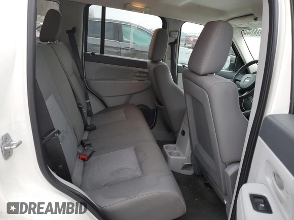 2008 Jeep Liberty Sport z VIN 1J8GN28K78W255067, wystawiony jako Copart lot #86998644 z przebiegiem 151 009 mil mil oraz Czysty tytuł • Clean title. Historia ofert i sprzedaży dostępna na DreamBid. Obrazek 11.