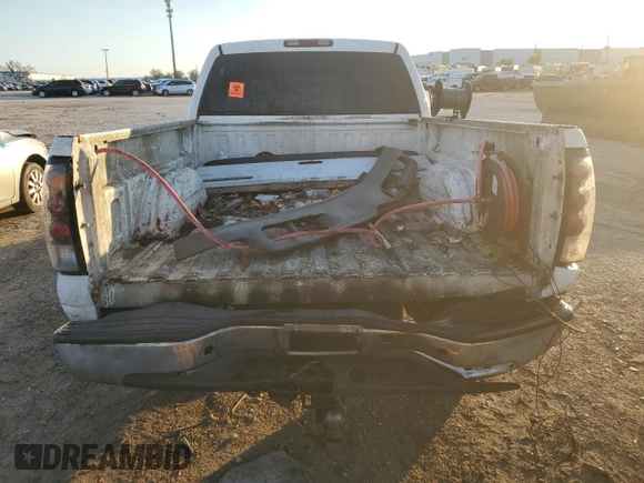 2001 Chevrolet Silverado 1500HD LS z VIN 1GCGC13U21F143976, wystawiony jako Copart lot #85952204 z przebiegiem Nie podano mil oraz Nie do naprawy • Non repairable. Historia ofert i sprzedaży dostępna na DreamBid. Obrazek 6.