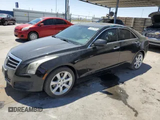 2014 Cadillac ATS Standard RWD z VIN 1G6AA5RX6E0159078, wystawiony jako Copart lot #53522805 z przebiegiem 94 319 mil mil oraz Szkoda całkowita • Salvage title. Historia ofert i sprzedaży dostępna na DreamBid. Obrazek 1.