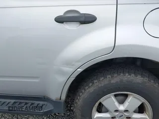 2008 Ford Escape XLT с VIN 1FMCU93118KB07144, выставлен на аукционе IAAI как лот 42597705 с пробегом 178 971 миль миль и . История ставок и продаж доступна на DreamBid. Изображение 18.