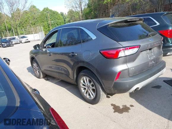 2021 Ford Escape SE z VIN 1FMCU9G66MUA11210, wystawiony jako IAAI lot #42205135 z przebiegiem 35 165 mil mil oraz . Historia ofert i sprzedaży dostępna na DreamBid. Obrazek 3.
