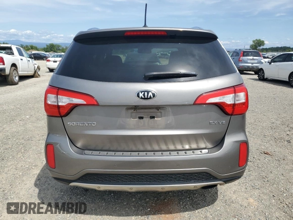2015 Kia Sorento SX z VIN 5XYKW4A78FG581437, wystawiony jako Copart lot #57281105 z przebiegiem 114 270 mil mil oraz Czysty tytuł • Clean title. Historia ofert i sprzedaży dostępna na DreamBid. Obrazek 6.