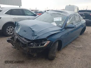 2025 Volkswagen Jetta SE z VIN 3VW7X7BU0SM043351, wystawiony jako IAAI lot #42188268 z przebiegiem 3 643 mil mil oraz . Historia ofert i sprzedaży dostępna na DreamBid. Obrazek 2.