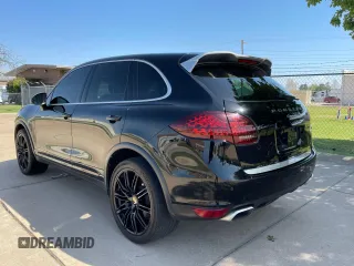2014 Porsche Cayenne Diesel z VIN WP1AF2A21ELA47282, wystawiony jako Copart lot #52971405 z przebiegiem 162 151 mil mil oraz Czysty tytuł • Clean title. Historia ofert i sprzedaży dostępna na DreamBid. Obrazek 3.