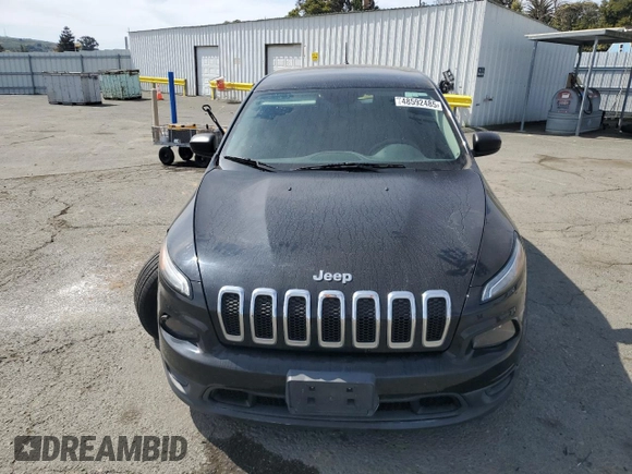 2017 Jeep Cherokee Altitude z VIN 1C4PJLAB0HW541068, wystawiony jako Copart lot #48592485 z przebiegiem 73 792 mil mil oraz Szkoda całkowita • Salvage title. Historia ofert i sprzedaży dostępna na DreamBid. Obrazek 5.