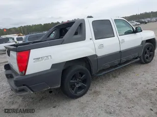 2005 Chevrolet Avalanche Z71 with VIN 3GNEK12Z65G219301, listed as a IAAI auction lot 41847844 with 187,150 mi miles. Bid and sale history available at carsss.com. Image 4.
