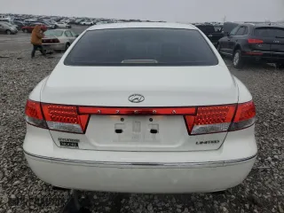2007 Hyundai Azera SE with VIN KMHFC46F47A171001, listed as a Copart auction lot 43953835 with 217,443 mi miles and Salvage Title. Bid and sale history available at carsss.com. Image 6.